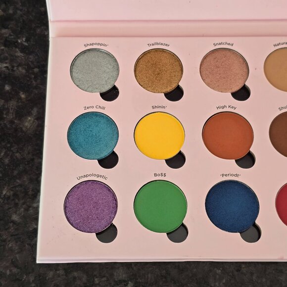 Huda Nude Light & Essence Ulta Girl United Eyeshadow Pallet (Bundle) - Picture 5 of 7